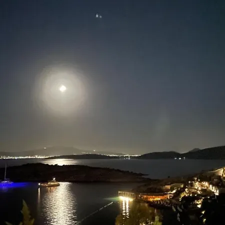 Chakra Boutique Hotel 5*